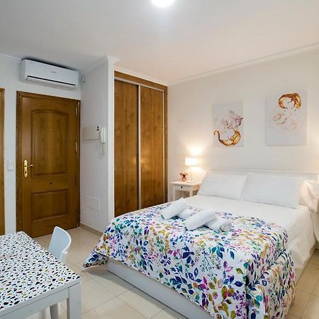 Apartamentos Amat - Only Adult - Playa El Bajondillo ตอร์เรโมลิโนส ภายนอก รูปภาพ