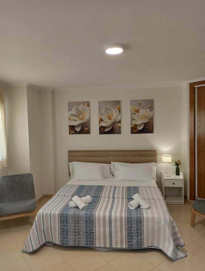 Apartamentos Amat - Only Adult - Playa El Bajondillo ตอร์เรโมลิโนส ภายนอก รูปภาพ